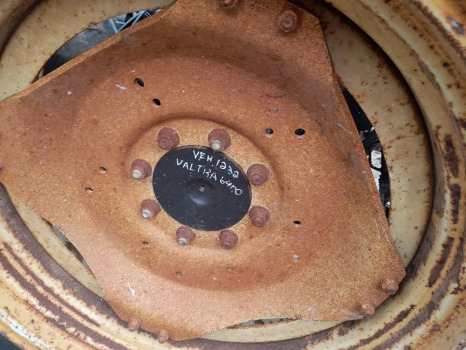 Valtra 6100, 6200, 6300, 6400 Rear Half Axle Lhs Rhs V34135420, V31713030 - Rear axle: picture 2 Valtra 6100, 6200, 6300, 6400 Rear Half Axle Lhs Rhs V34135420, V31713030 - Rear axle: picture 2