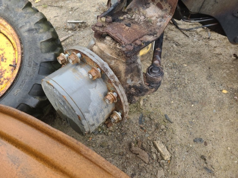 Valtra T174ea Front axle hub lhs complete - Front axle for Agricultural machinery: picture 1 Valtra T174ea Front axle hub lhs complete - Front axle for Agricultural machinery: picture 1