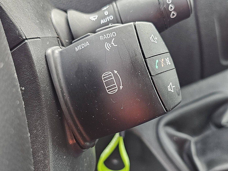 Box van Renault Master 2.3 Bakwagen Laadklep!: picture 10