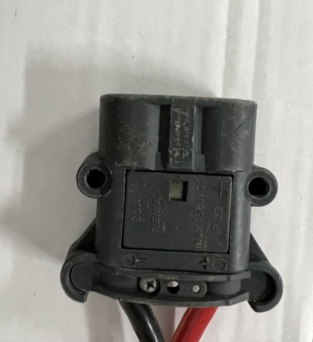 Hoppecke unknown | Trak mini 24V30A 230v Year unknown  80A Rema battery connecto Trak mini 24V30A 230v Year unknown  80A Rema battery connector - Battery for Material handling equipment: picture 3 Hoppecke unknown | Trak mini 24V30A 230v Year unknown  80A Rema battery connecto Trak mini 24V30A 230v Year unknown  80A Rema battery connector - Battery for Material handling equipment: picture 3