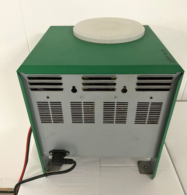Hoppecke unknown | Trak mini 24V30A 230v Year unknown  80A Rema battery connecto Trak mini 24V30A 230v Year unknown  80A Rema battery connector - Battery for Material handling equipment: picture 2 Hoppecke unknown | Trak mini 24V30A 230v Year unknown  80A Rema battery connecto Trak mini 24V30A 230v Year unknown  80A Rema battery connector - Battery for Material handling equipment: picture 2