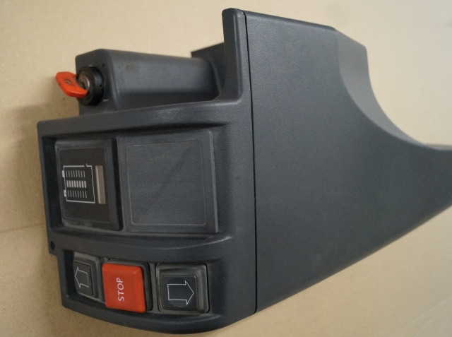Jungheinrich 51046926 | right dashboard panel including contact key and battery/ right dashboard panel including contact key and battery/hour indicator - Frame/ Chassis for Material handling equipment: picture 2 Jungheinrich 51046926 | right dashboard panel including contact key and battery/ right dashboard panel including contact key and battery/hour indicator - Frame/ Chassis for Material handling equipment: picture 2
