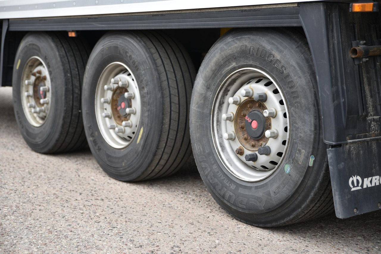 Refrigerator semi-trailer Krone SDR Double Deck Cool Liner FP60 ThermoKing SLXi 300 Lifting Axle: picture 11