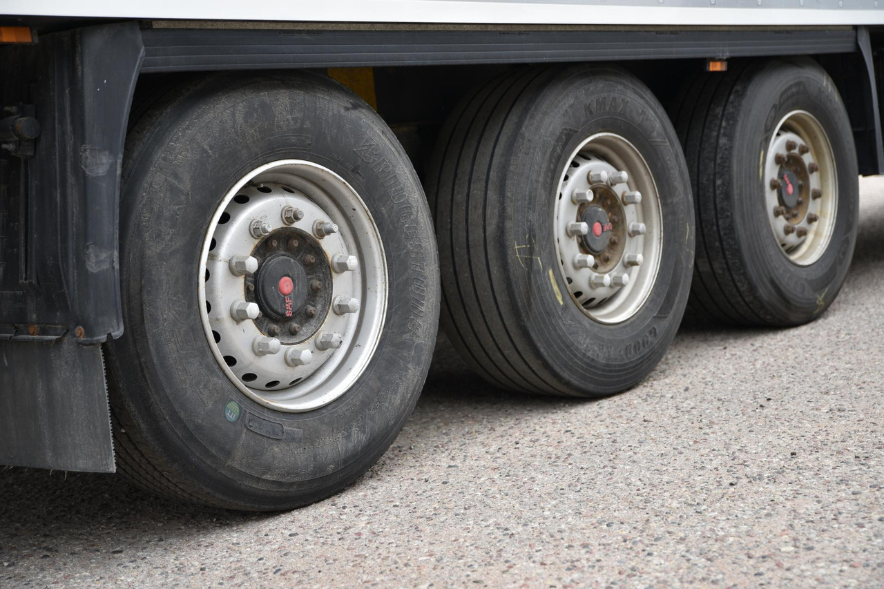 Refrigerator semi-trailer Krone SDR Double Deck Cool Liner FP60 ThermoKing SLXi 300 Lifting Axle: picture 12