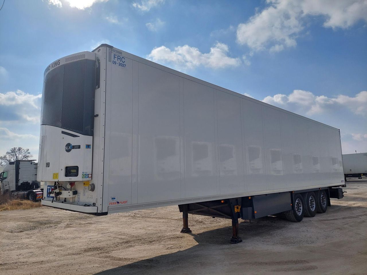 Schmitz Cargobull SKO Double Deck FP 60 ThermoKing SLXi 300 Lifting Axle - Refrigerator semi-trailer: picture 1 Schmitz Cargobull SKO Double Deck FP 60 ThermoKing SLXi 300 Lifting Axle - Refrigerator semi-trailer: picture 1