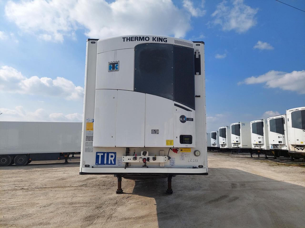 Schmitz Cargobull SKO Double Deck FP 60 ThermoKing SLXi 300 Lifting Axle - Refrigerator semi-trailer: picture 2 Schmitz Cargobull SKO Double Deck FP 60 ThermoKing SLXi 300 Lifting Axle - Refrigerator semi-trailer: picture 2