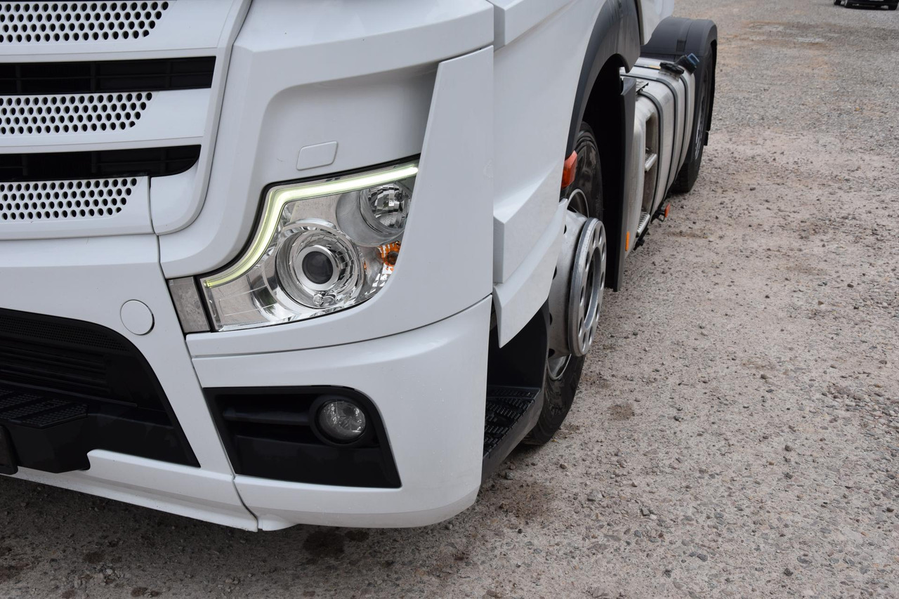 Tractor unit Mercedes-Benz Actros 5 1845 BigSpace: picture 7