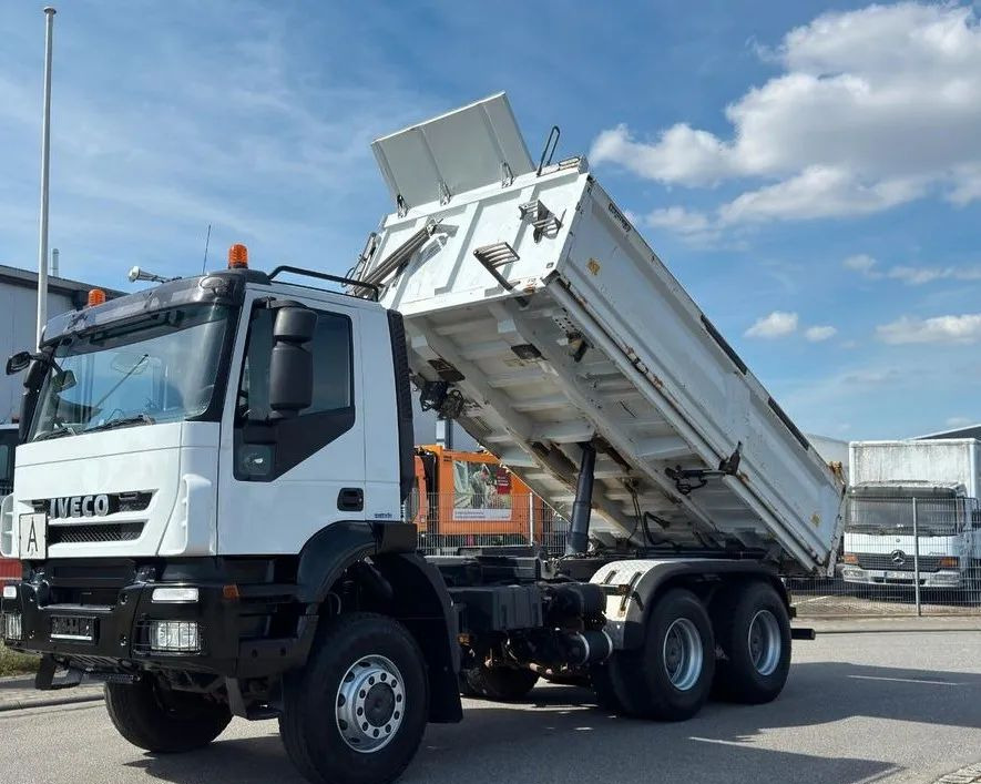 Iveco AD260T45W 6x6 | Meiller | Wywrotka trójstronna | Niemiecki pojazd | 451 KM | Euro 5|Stały zaczep holowniczy - Tipper: picture 4 Iveco AD260T45W 6x6 | Meiller | Wywrotka trójstronna | Niemiecki pojazd | 451 KM | Euro 5|Stały zaczep holowniczy - Tipper: picture 4
