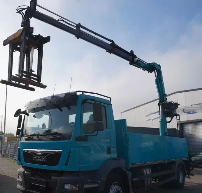 MAN TGS 18.290 | Żuraw Hyva HB 150 | Euro 6 | Automat | 1. właściciel | 4X2 | Przebieg 160 124 ! - Dropside/ Flatbed truck, Crane truck: picture 4 MAN TGS 18.290 | Żuraw Hyva HB 150 | Euro 6 | Automat | 1. właściciel | 4X2 | Przebieg 160 124 ! - Dropside/ Flatbed truck, Crane truck: picture 4