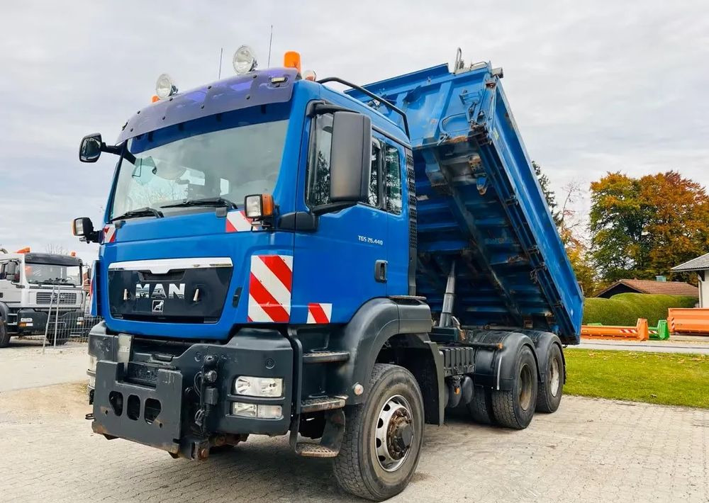 MAN TGS 26.440 6x6 Hydrodrive – Meiller 3-stronny wywrotka / Manual / Retarder / Tempomat / Euro 5 - Tipper: picture 1 MAN TGS 26.440 6x6 Hydrodrive – Meiller 3-stronny wywrotka / Manual / Retarder / Tempomat / Euro 5 - Tipper: picture 1
