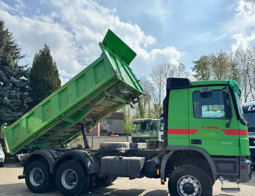 Mercedes-Benz ACTROS MPII 3341/6X6/WYWROTKA TRÓJSTRONNA /KIPPER ALLRAD/ BORDMATIK/ EURO 3 - Tipper: picture 2 Mercedes-Benz ACTROS MPII 3341/6X6/WYWROTKA TRÓJSTRONNA /KIPPER ALLRAD/ BORDMATIK/ EURO 3 - Tipper: picture 2