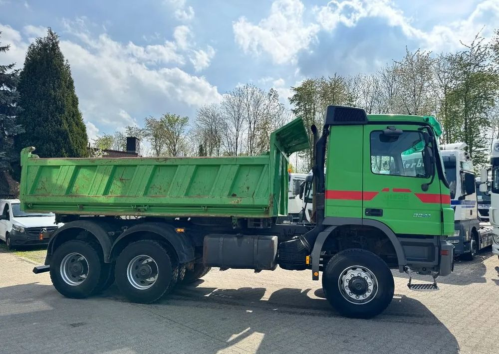 Mercedes-Benz ACTROS MPII 3341/6X6/WYWROTKA TRÓJSTRONNA /KIPPER ALLRAD/ BORDMATIK/ EURO 3 - Tipper: picture 4 Mercedes-Benz ACTROS MPII 3341/6X6/WYWROTKA TRÓJSTRONNA /KIPPER ALLRAD/ BORDMATIK/ EURO 3 - Tipper: picture 4