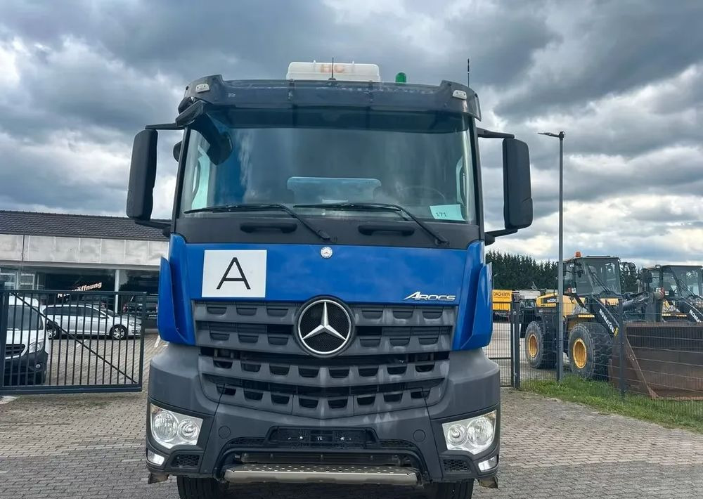 Mercedes-Benz Arocs 4142 | Wywrotka Schmitz | 8x4 | Euro 6 | Klima | Retarder | 242 598 km - Tipper: picture 5 Mercedes-Benz Arocs 4142 | Wywrotka Schmitz | 8x4 | Euro 6 | Klima | Retarder | 242 598 km - Tipper: picture 5