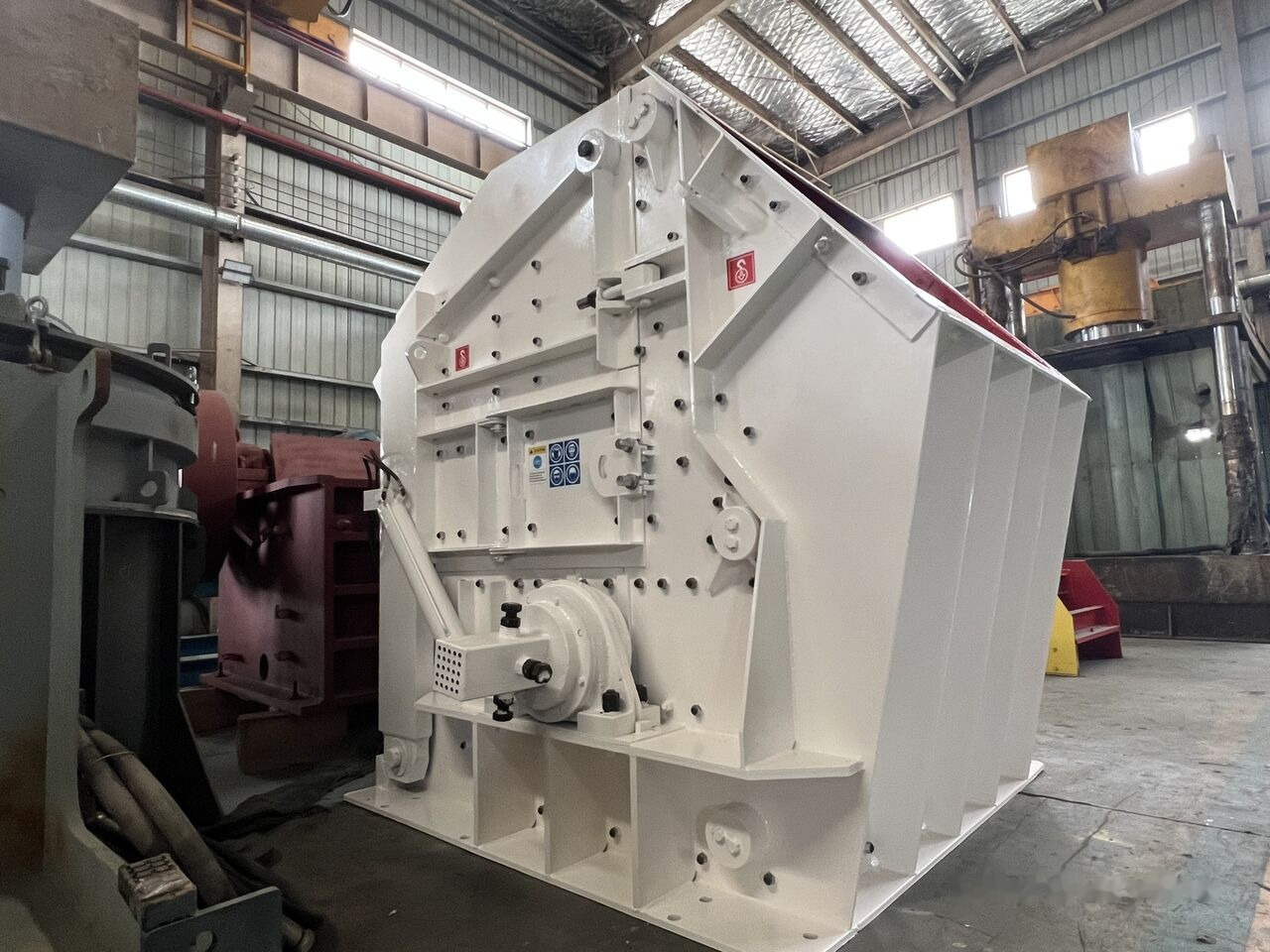 Kinglink 250TPH Hydraulic Limestone Tertiary Impact Crusher KPF1416 - Impact crusher: picture 2 Kinglink 250TPH Hydraulic Limestone Tertiary Impact Crusher KPF1416 - Impact crusher: picture 2