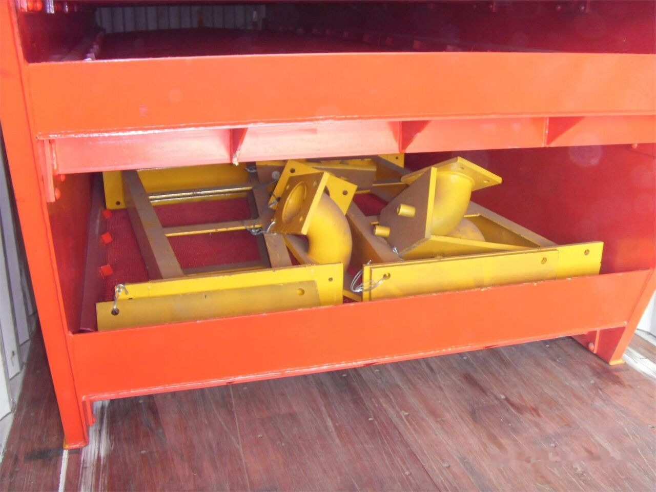 Kinglink Gold Ore Vibrating Screen 3YA1860 | 200TPH - Screener: picture 3 Kinglink Gold Ore Vibrating Screen 3YA1860 | 200TPH - Screener: picture 3