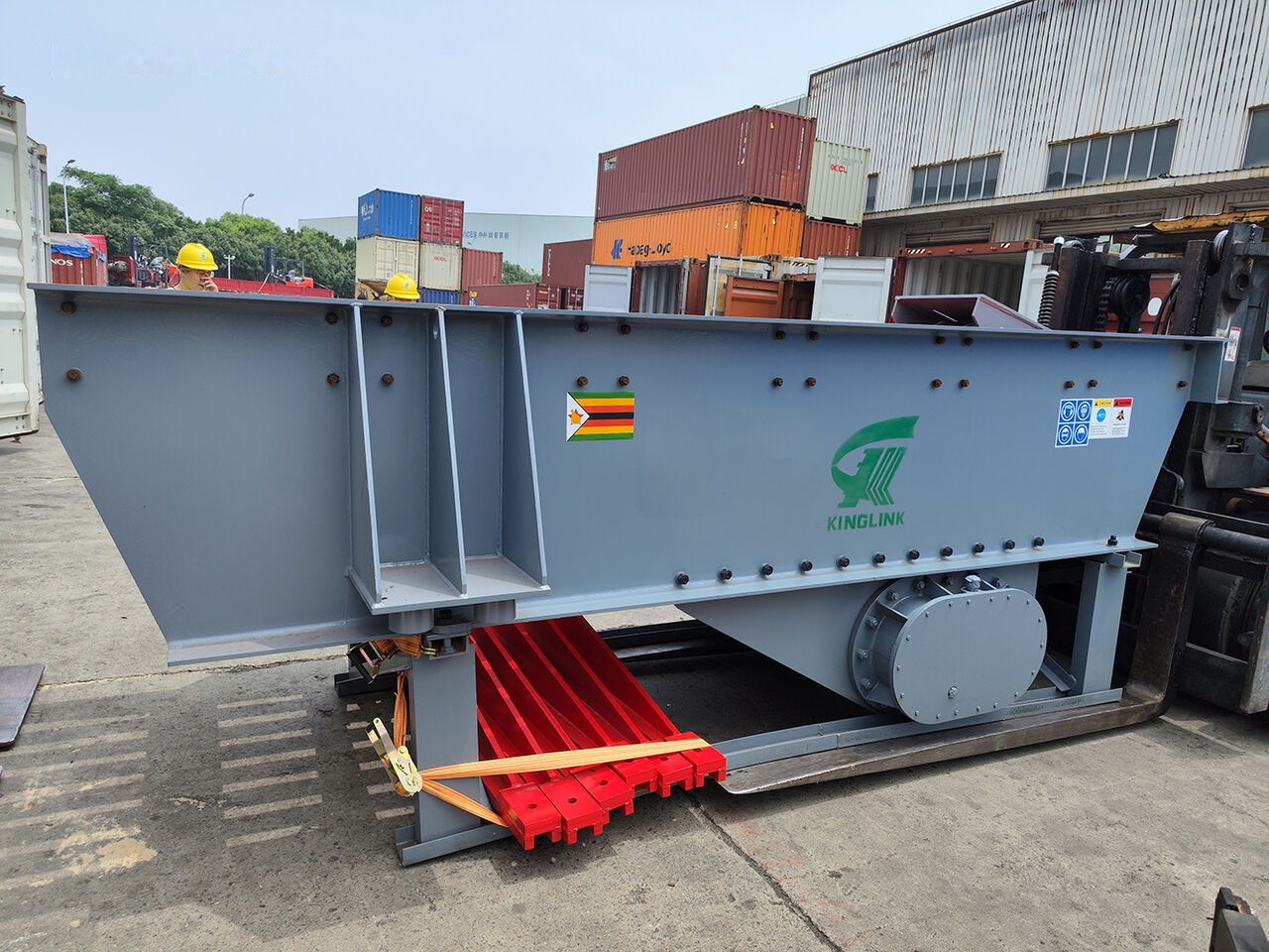 Kinglink Heavy-Duty Vibrating Grizzly Feeder ZSW380x96 - Mining machinery: picture 2 Kinglink Heavy-Duty Vibrating Grizzly Feeder ZSW380x96 - Mining machinery: picture 2