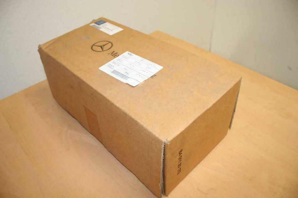 Mercedes Benz Starter 24 V A007151040180 - Starter: picture 2 Mercedes Benz Starter 24 V A007151040180 - Starter: picture 2