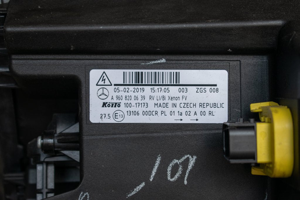 MERCEDES-BENZ ACTROS MP IV XENON LIGHTS - EURO VI - DRIVER - Lights/ Lighting for Truck: picture 2 MERCEDES-BENZ ACTROS MP IV XENON LIGHTS - EURO VI - DRIVER - Lights/ Lighting for Truck: picture 2