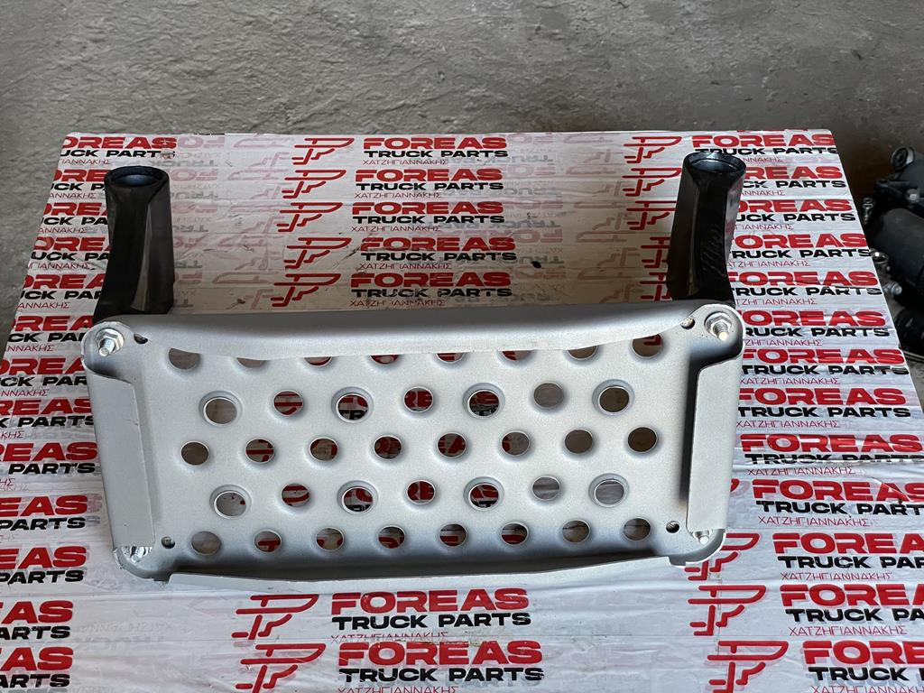 MERCEDES-BENZ ACTROS MP2 - Footstep for Truck: picture 3 MERCEDES-BENZ ACTROS MP2 - Footstep for Truck: picture 3