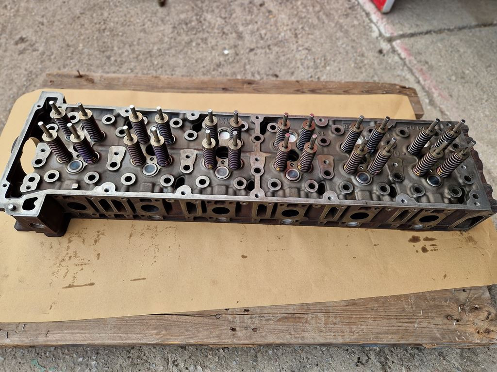 MERCEDES-BENZ ACTROS MP4 OM 471 - Cylinder head for Truck: picture 1 MERCEDES-BENZ ACTROS MP4 OM 471 - Cylinder head for Truck: picture 1