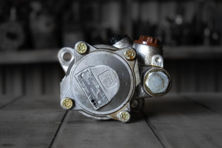 MERCEDES-BENZ ATEGO - 120 BAR - Steering pump for Truck: picture 1 MERCEDES-BENZ ATEGO - 120 BAR - Steering pump for Truck: picture 1