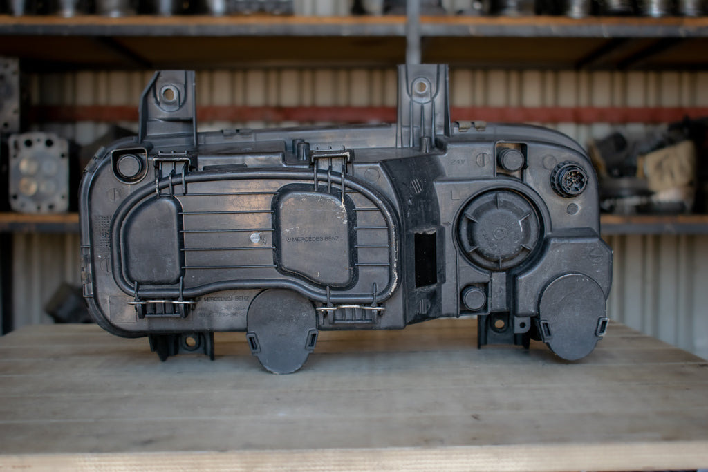 MERCEDES-BENZ ATEGO - DRIVER - Headlight for Truck: picture 2 MERCEDES-BENZ ATEGO - DRIVER - Headlight for Truck: picture 2