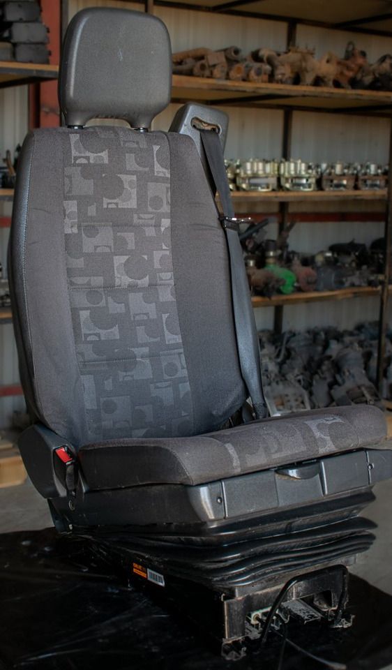 MERCEDES-BENZ ATEGO II AIR DRIVER SEAT - Seat for Truck: picture 4 MERCEDES-BENZ ATEGO II AIR DRIVER SEAT - Seat for Truck: picture 4