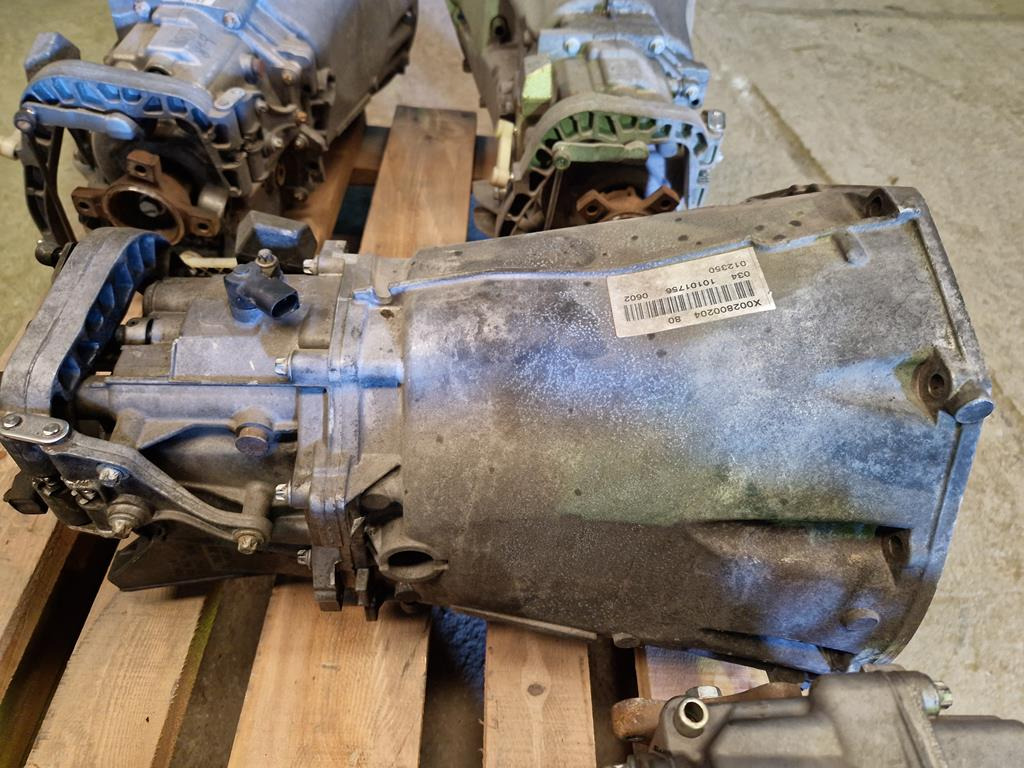 MERCEDES-BENZ SPRINTER 906 - X 002 800204 - Gearbox for Truck: picture 1 MERCEDES-BENZ SPRINTER 906 - X 002 800204 - Gearbox for Truck: picture 1