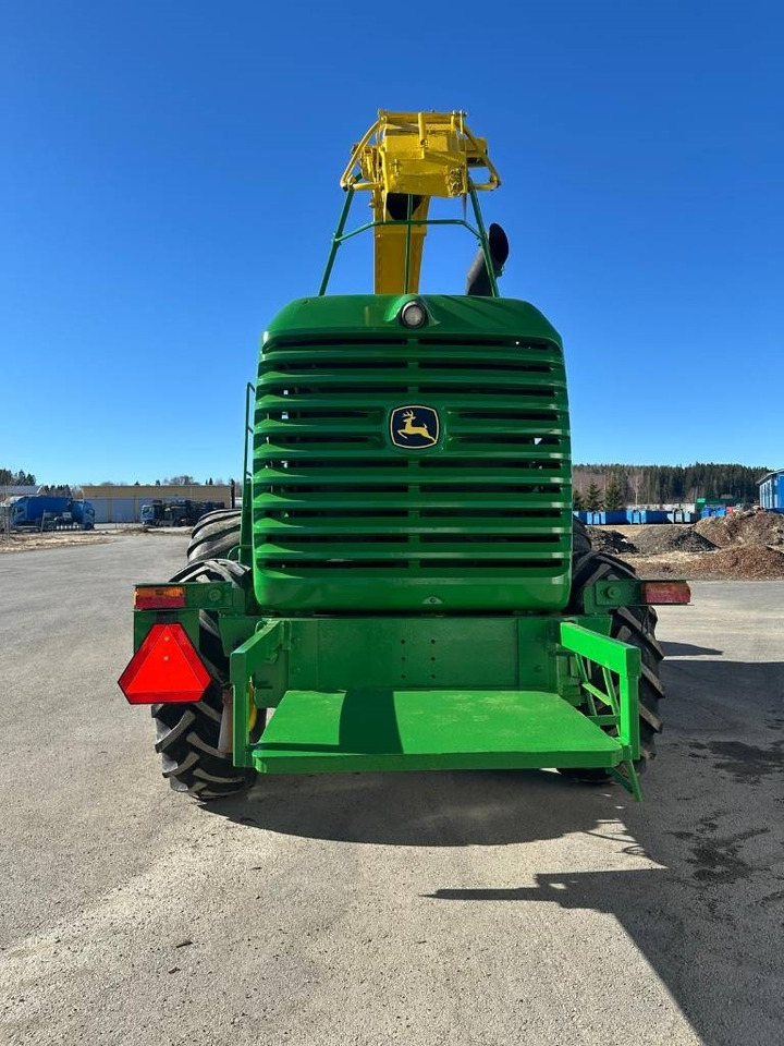 John Deere 7200 - Forage harvester: picture 4 John Deere 7200 - Forage harvester: picture 4