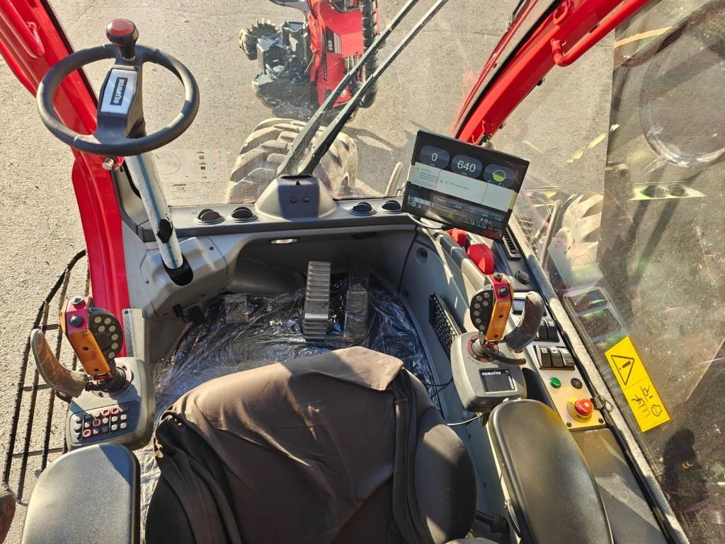 Leasing of Komatsu 901 XC  Komatsu 901 XC: picture 20