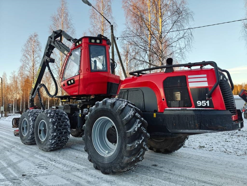 Komatsu 951 - Forestry harvester: picture 3 Komatsu 951 - Forestry harvester: picture 3