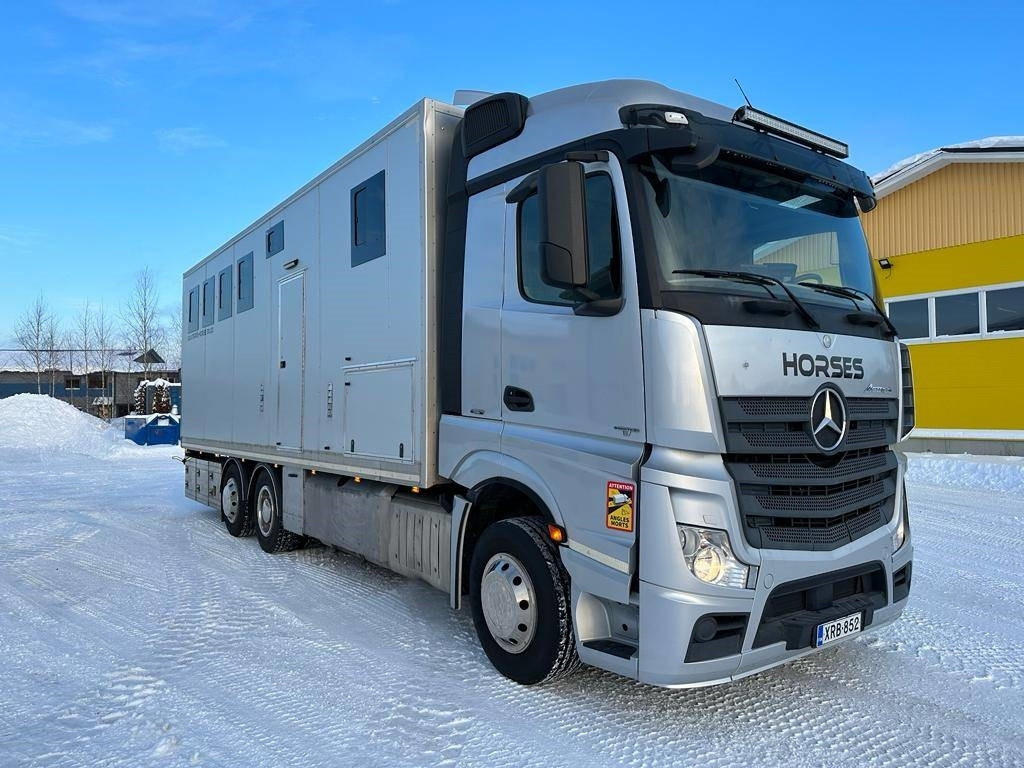 Leasing of Mercedes-Benz Actros  Mercedes-Benz Actros: picture 7