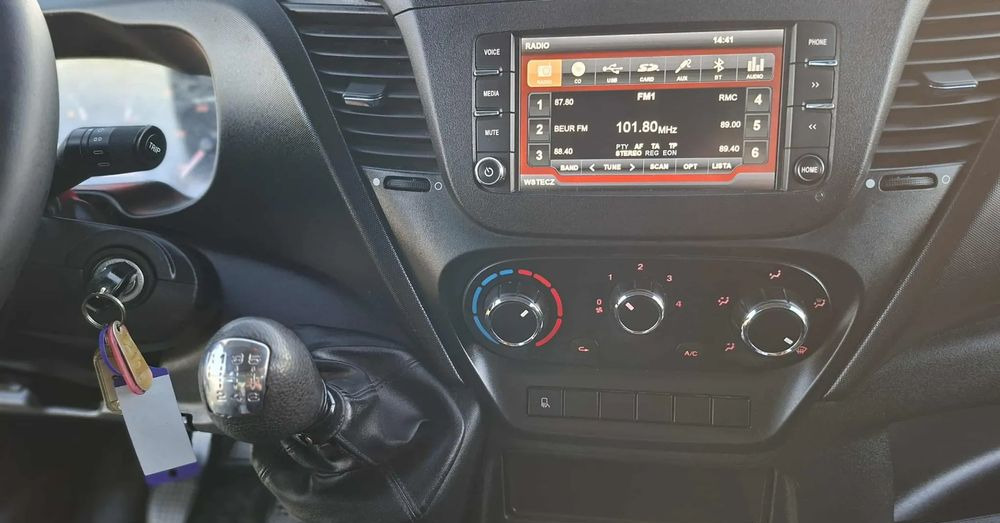 Tipper van Iveco DAILY 35C14, 35C13, 35C15: picture 10 Tipper van Iveco DAILY 35C14, 35C13, 35C15: picture 10