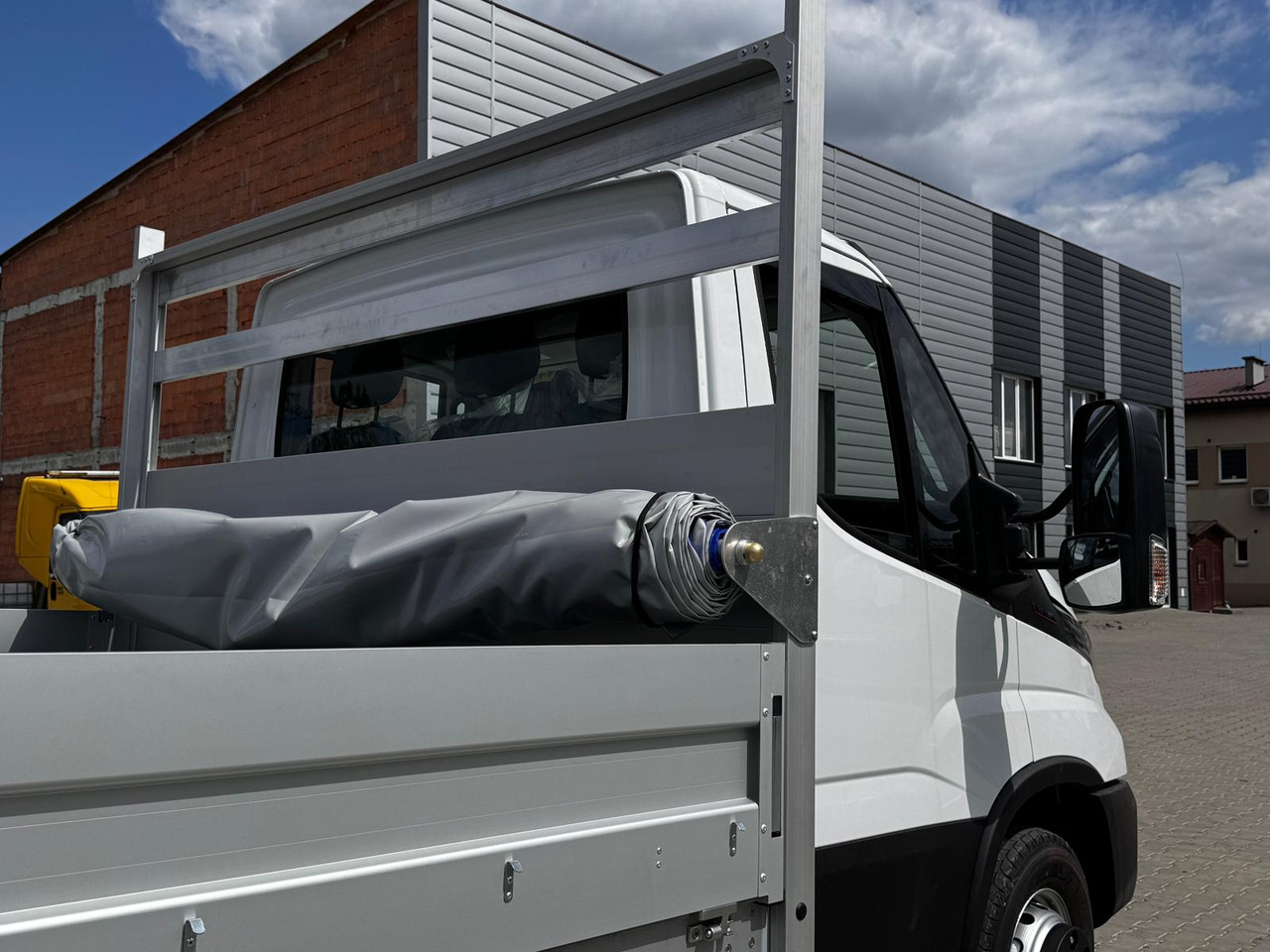Dropside/ Flatbed truck Iveco Daily 70C18: picture 9
