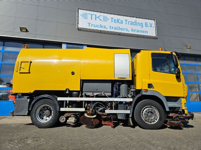 DAF CF 85.360 Johnston Manual Euro 5 New Apk - Road sweeper: picture 2 DAF CF 85.360 Johnston Manual Euro 5 New Apk - Road sweeper: picture 2