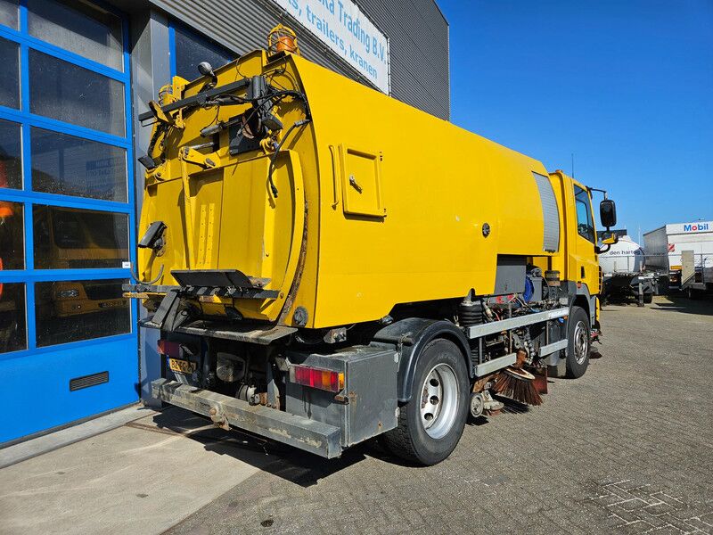 DAF CF 85.360 Johnston Manual Euro 5 New Apk - Road sweeper: picture 3 DAF CF 85.360 Johnston Manual Euro 5 New Apk - Road sweeper: picture 3