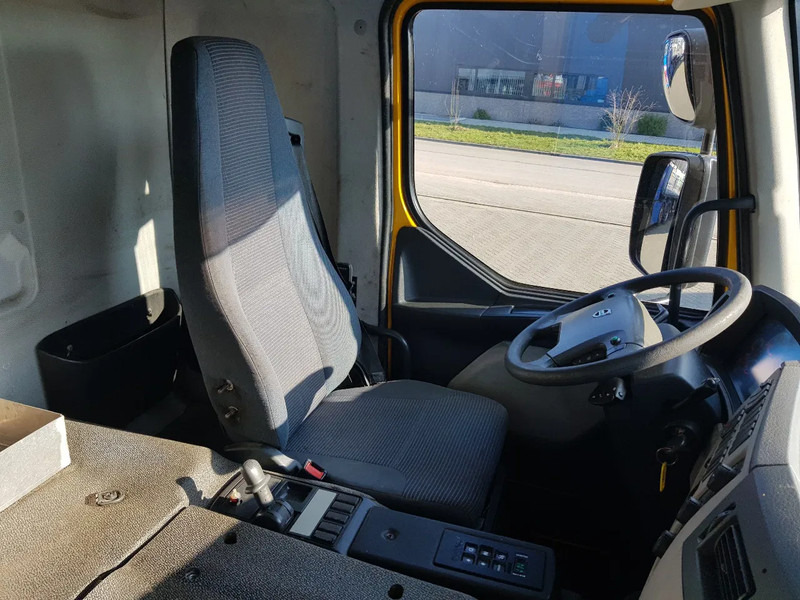 Cab chassis truck Volvo FE 300 EEV 6X2 Retarder Pto 234.000 KM: picture 10