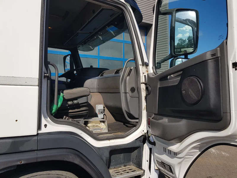 Leasing of Volvo FM 9.340 Petrol, Diesel 17000 Ltr. 3 Compartementen Volvo FM 9.340 Petrol, Diesel 17000 Ltr. 3 Compartementen: picture 20 Leasing of Volvo FM 9.340 Petrol, Diesel 17000 Ltr. 3 Compartementen Volvo FM 9.340 Petrol, Diesel 17000 Ltr. 3 Compartementen: picture 20