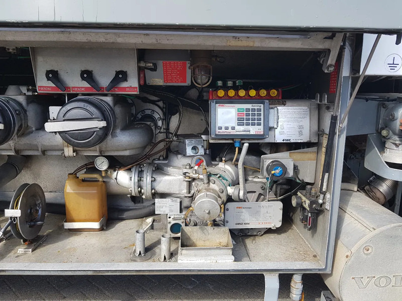 Leasing of Volvo FM 9.340 Petrol, Diesel 17000 Ltr. 3 Compartementen Volvo FM 9.340 Petrol, Diesel 17000 Ltr. 3 Compartementen: picture 11 Leasing of Volvo FM 9.340 Petrol, Diesel 17000 Ltr. 3 Compartementen Volvo FM 9.340 Petrol, Diesel 17000 Ltr. 3 Compartementen: picture 11