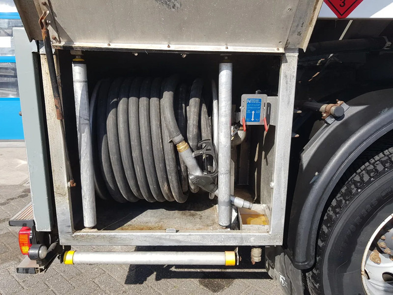 Leasing of Volvo FM 9.340 Petrol, Diesel 17000 Ltr. 3 Compartementen Volvo FM 9.340 Petrol, Diesel 17000 Ltr. 3 Compartementen: picture 9 Leasing of Volvo FM 9.340 Petrol, Diesel 17000 Ltr. 3 Compartementen Volvo FM 9.340 Petrol, Diesel 17000 Ltr. 3 Compartementen: picture 9