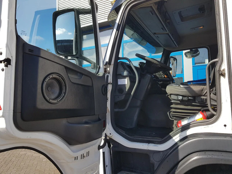 Leasing of Volvo FM 9.340 Petrol, Diesel 17000 Ltr. 3 Compartementen Volvo FM 9.340 Petrol, Diesel 17000 Ltr. 3 Compartementen: picture 15 Leasing of Volvo FM 9.340 Petrol, Diesel 17000 Ltr. 3 Compartementen Volvo FM 9.340 Petrol, Diesel 17000 Ltr. 3 Compartementen: picture 15