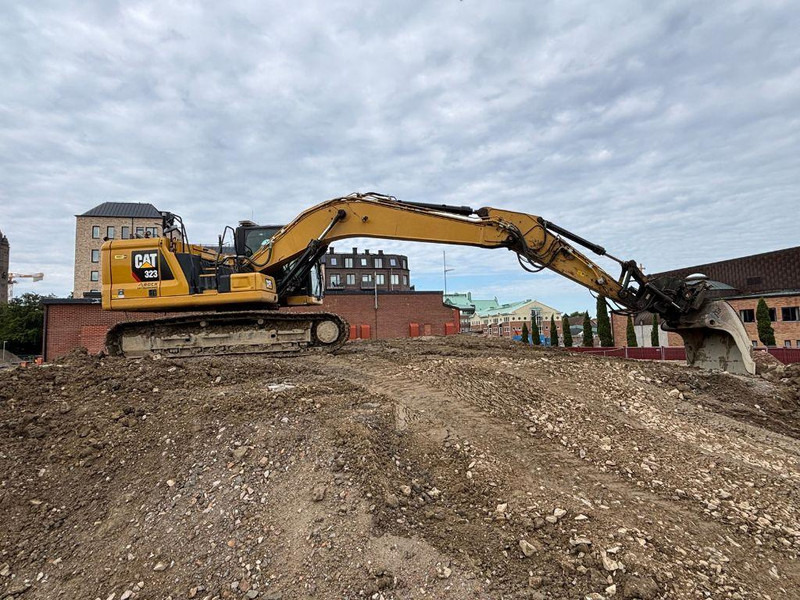 Caterpillar 323 - Crawler excavator: picture 3 Caterpillar 323 - Crawler excavator: picture 3