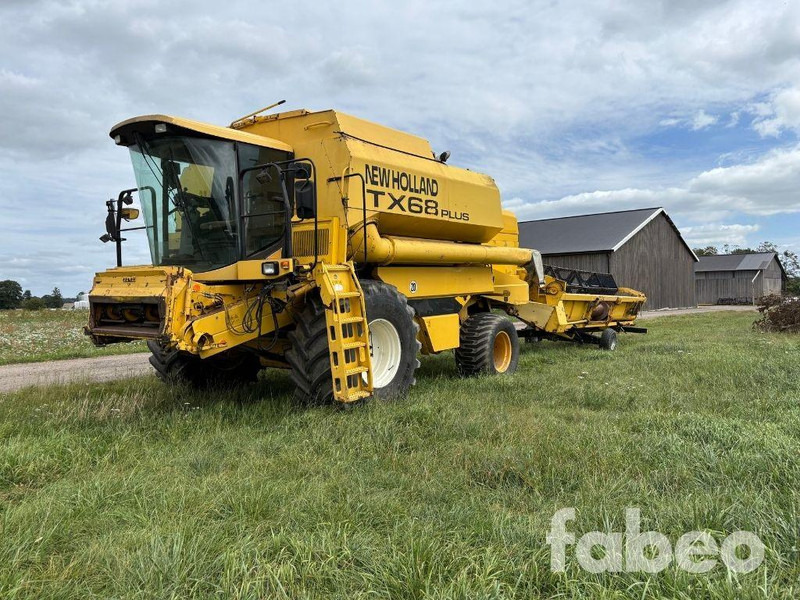 New Holland TX68 Plus - Combine harvester: picture 1 New Holland TX68 Plus - Combine harvester: picture 1
