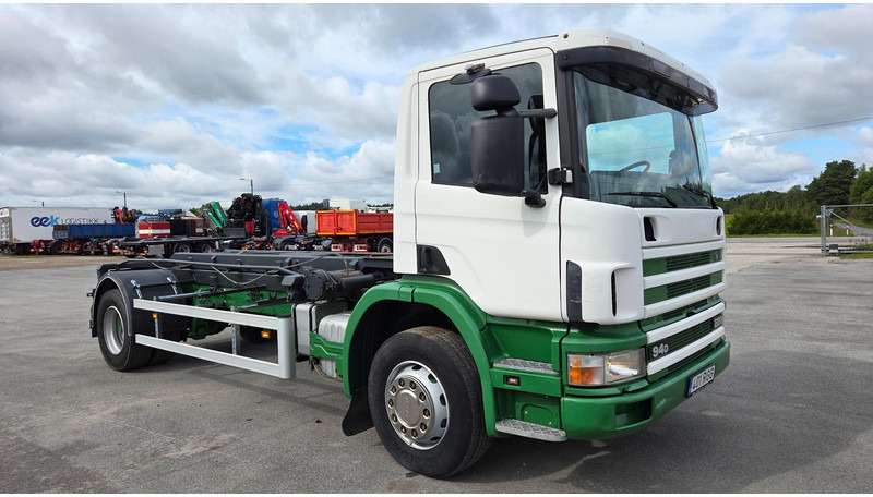 Scania P94 4X2 220 - Cable system truck: picture 2 Scania P94 4X2 220 - Cable system truck: picture 2