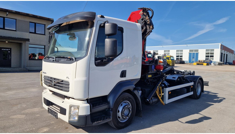 Volvo FL280 4X2 HMF 1560 + platform - Hook lift truck, Crane truck: picture 5 Volvo FL280 4X2 HMF 1560 + platform - Hook lift truck, Crane truck: picture 5