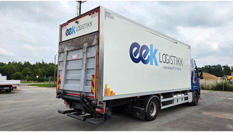 Volvo FM330 4X2 - Box truck: picture 3 Volvo FM330 4X2 - Box truck: picture 3