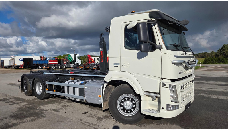 Volvo FM460 6X2*4 - Hook lift truck: picture 2 Volvo FM460 6X2*4 - Hook lift truck: picture 2
