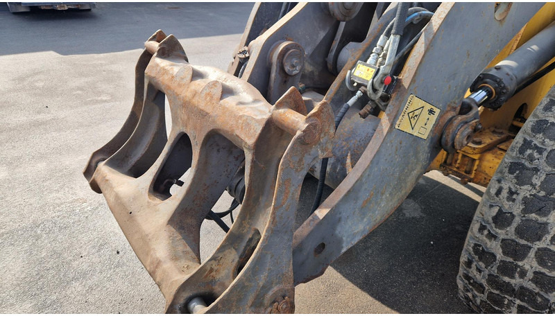 Volvo L90F - Wheel loader: picture 5 Volvo L90F - Wheel loader: picture 5