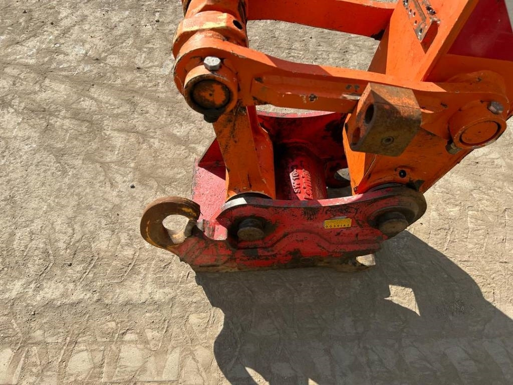 Wheel excavator Hitachi ZX 140 W-5B: picture 18