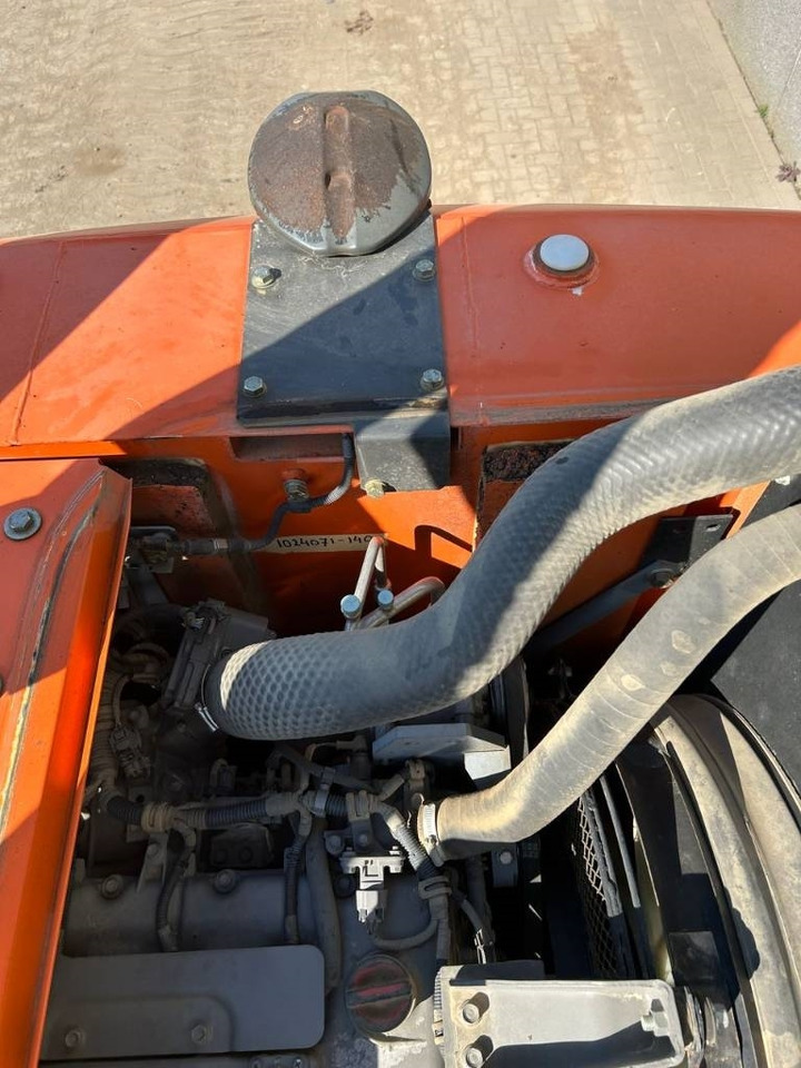 Wheel excavator Hitachi ZX 140 W-5B: picture 37